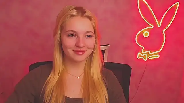 Snapshot of Milka_kiss_ chatting on March 13, 6:58 am Milka kiss online show from March 13, 6:58 am