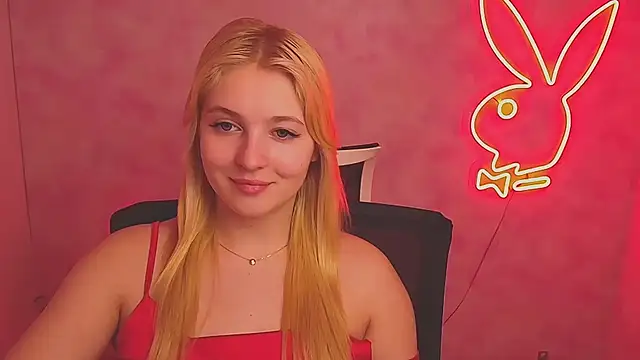 Snapshot of Milka_kiss_ chatting on March 13, 10:05 am Milka kiss online show from March 13, 10:05 am