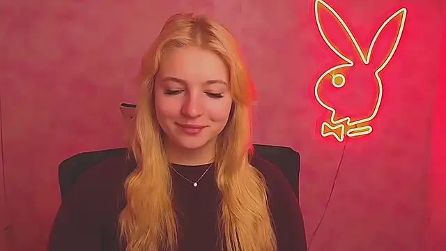 Snapshot of Milka_kiss_ chatting on March 15, 6:58 am Milka kiss online show from March 15, 6:58 am