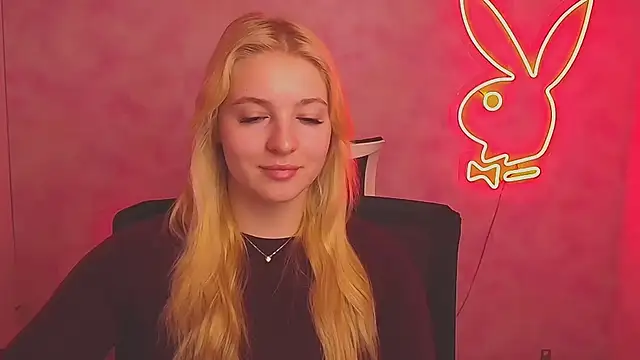 Snapshot of Milka_kiss_ chatting on March 15, 10:03 am Milka kiss online show from March 15, 10:03 am