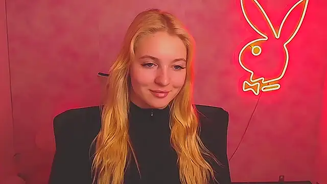 Snapshot of Milka_kiss_ chatting on March 16, 9:49 am Milka kiss online show from March 16, 9:49 am