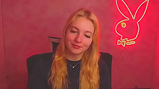 Snapshot of Milka_kiss_ chatting on March 18, 6:46 am Milka kiss online show from March 18, 6:46 am