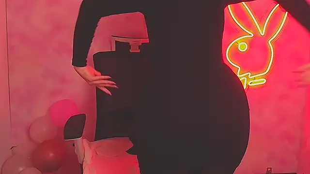 Snapshot of Milka_kiss_ chatting on March 20, 3:58 pm Milka kiss online show from March 20, 3:58 pm