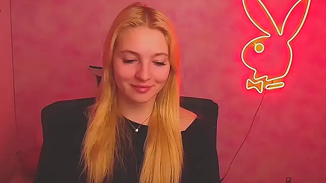 Snapshot of Milka_kiss_ chatting on March 22, 12:35 pm Milka kiss online show from March 22, 12:35 pm