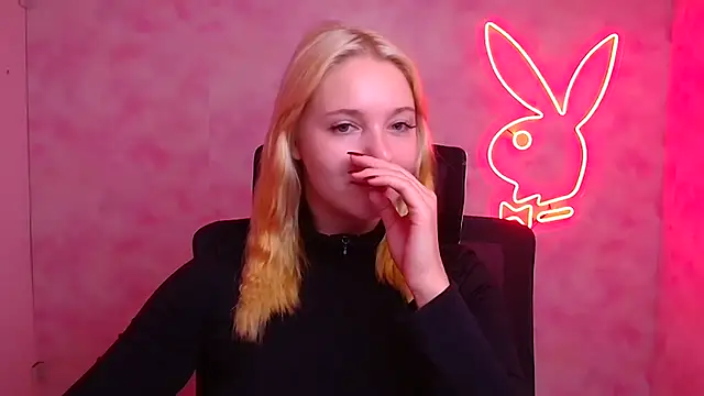 Snapshot of Milka_kiss_ chatting on September 24, 5:44 am Milka kiss online show from September 24, 5:44 am