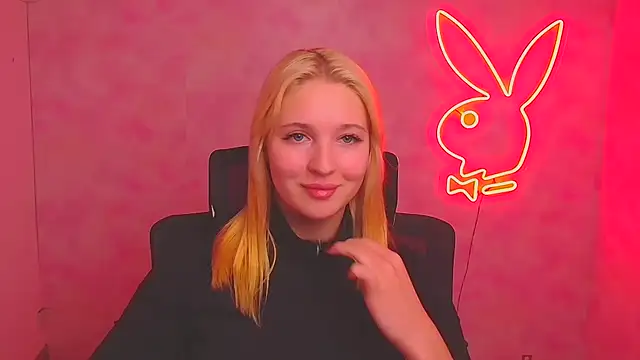 Snapshot of Milka_kiss_ chatting on October 2, 1:29 pm Milka kiss online show from October 2, 1:29 pm