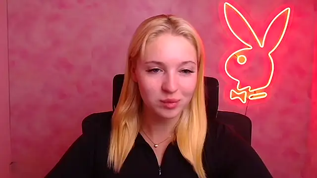 Snapshot of Milka_kiss_ chatting on October 3, 5:59 am Milka kiss online show from October 3, 5:59 am