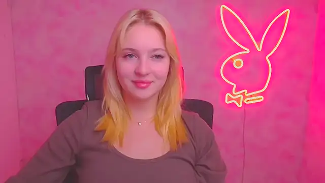 Snapshot of Milka_kiss_ chatting on October 14, 5:41 am Milka kiss online show from October 14, 5:41 am