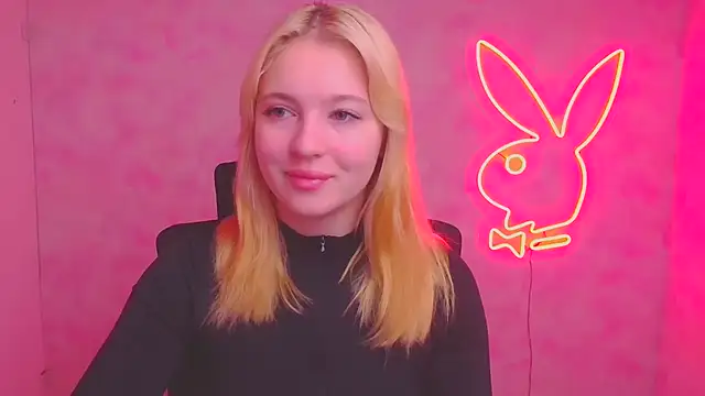 Snapshot of Milka_kiss_ chatting on October 15, 8:58 am Milka kiss online show from October 15, 8:58 am