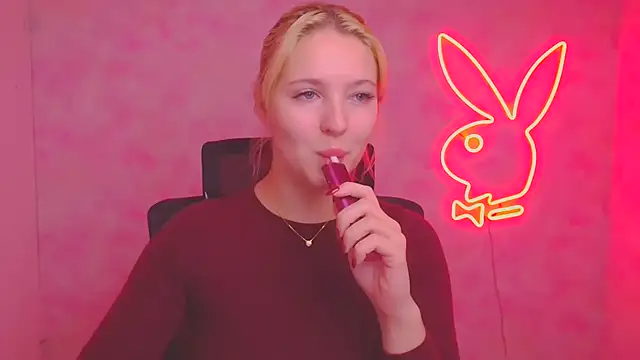 Snapshot of Milka_kiss_ chatting on October 18, 11:44 am Milka kiss online show from October 18, 11:44 am