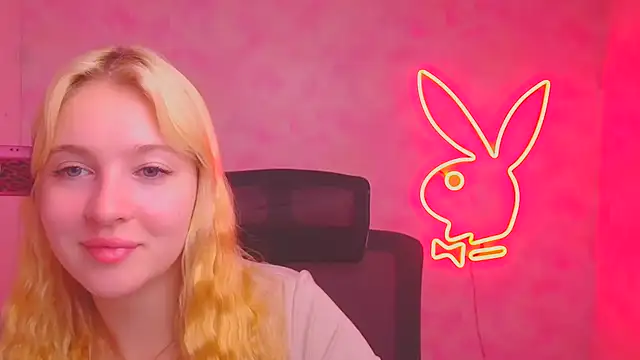 Snapshot of Milka_kiss_ chatting on October 23, 11:42 am Milka kiss online show from October 23, 11:42 am