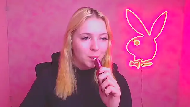 Snapshot of Milka_kiss_ chatting on October 31, 7:09 am Milka kiss online show from October 31, 7:09 am