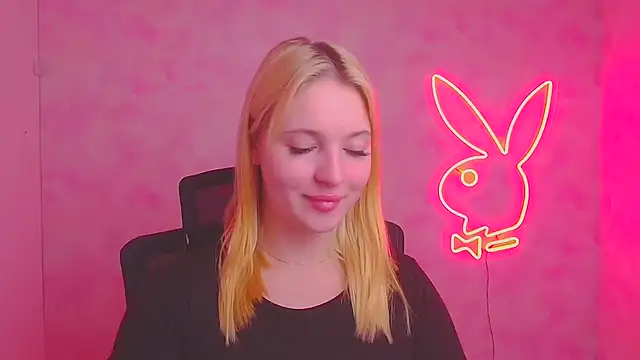 Snapshot of Milka_kiss_ chatting on November 6, 12:39 pm Milka kiss online show from November 6, 12:39 pm