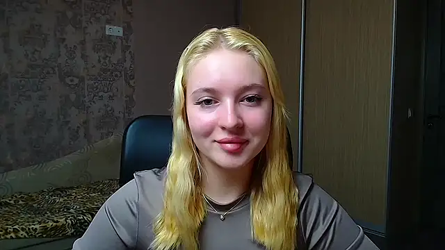 Snapshot of Milka_kiss_ chatting on December 2, 6:30 am Milka kiss online show from December 2, 6:30 am