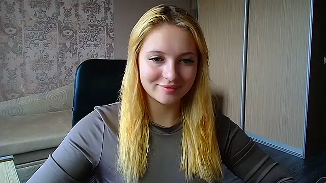 Snapshot of Milka_kiss_ chatting on July 14, 10:43 am Milka kiss online show from July 14, 10:43 am