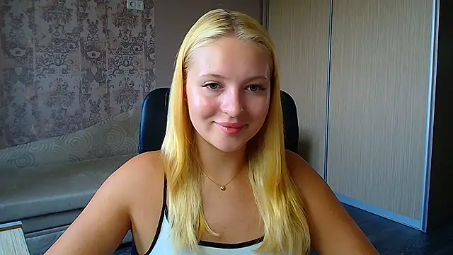 Snapshot of Milka_kiss_ chatting on August 6, 10:06 am Milka kiss online show from August 6, 10:06 am