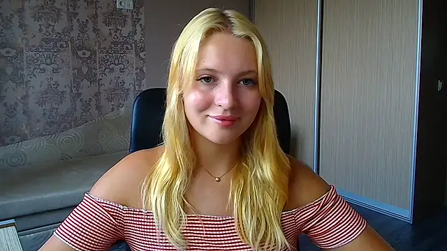 Snapshot of Milka_kiss_ chatting on August 7, 9:55 am Milka kiss online show from August 7, 9:55 am