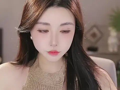 Qiaoqiao  online show from January 12, 4:01 pm