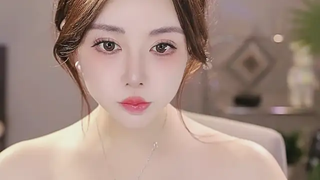 Qiaoqiao  online show from January 13, 6:24 pm