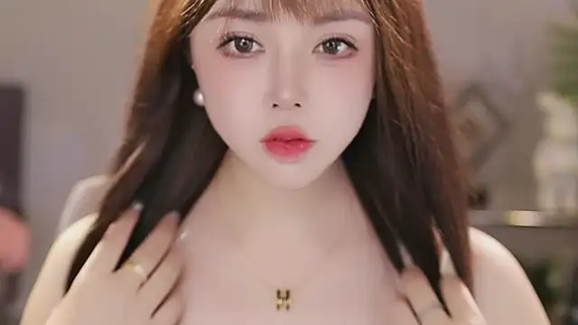 Snapshot of Qiaoqiao_ chatting on February 25, 1:21 pm Qiaoqiao online show from February 25, 1:21 pm