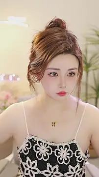 Snapshot of Qiaoqiao_ chatting on March 2, 12:45 pm Qiaoqiao online show from March 2, 12:45 pm