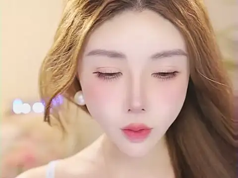 Qiaoqiao  online show from July 31, 4:06 pm