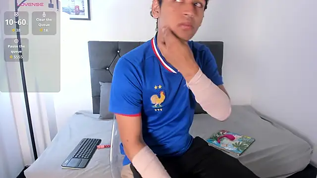 axel ps online show from November 14, 8:40 pm