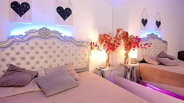 NiaColusi online show from October 22, 7:57 pm