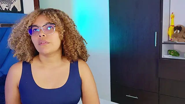 Snapshot of NiaColusi chatting on February 12, 3:07 pm NiaColusi online show from February 12, 3:07 pm