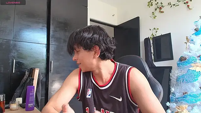 Snapshot of Haruto2001 chatting on December 16, 3:43 pm Haruto2001 online show from December 16, 3:43 pm