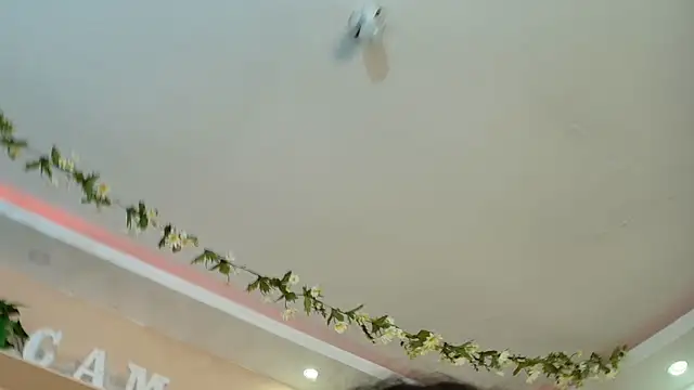 flavia cruz online show from December 4, 7:00 pm