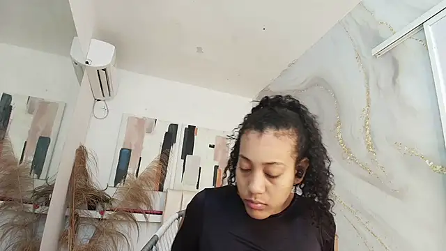 Snapshot of flavia_cruz chatting on June 17, 12:29 pm flavia cruz online show from June 17, 12:29 pm