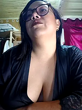 Snapshot of rainhavenus2024 chatting on March 6, 1:18 pm rainhavenus2024 online show from March 6, 1:18 pm