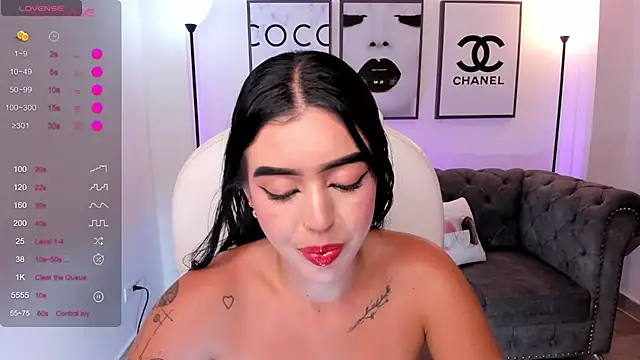 zoee jackson online show from January 15, 7:01 pm