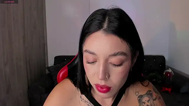 zoee jackson online show from March 31, 11:38 pm