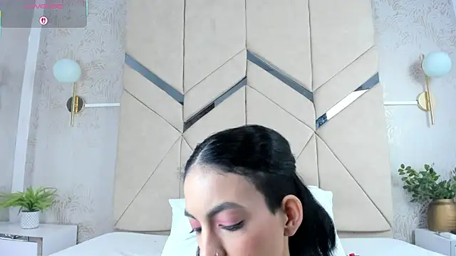 LilitRobins online show from October 8, 9:34 pm