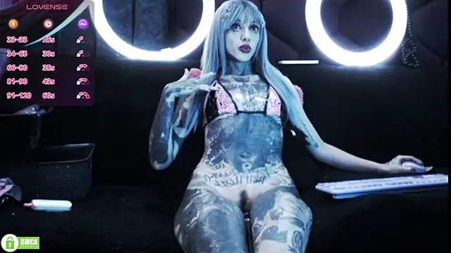 Snapshot of TyphoidMary chatting on October 30, 3:13 pm TyphoidMary online show from October 30, 3:13 pm