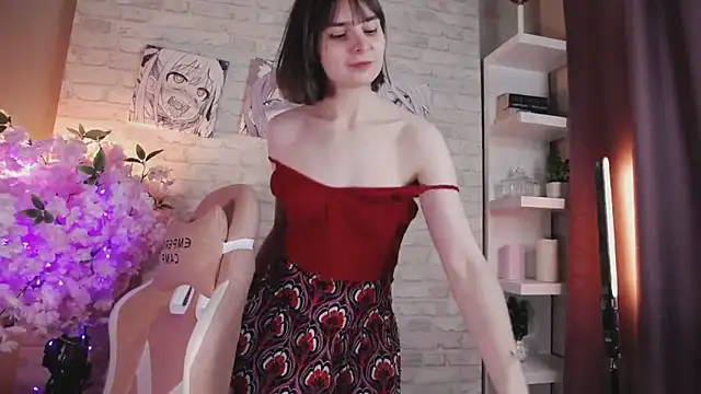 ManuTaya online show from December 5, 6:44 pm