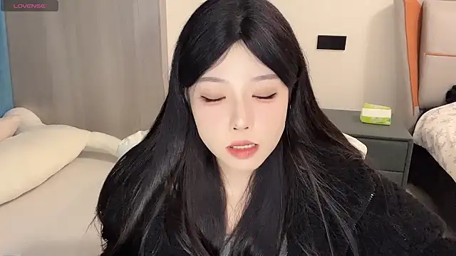 Q-ing online show from December 24, 6:17 pm