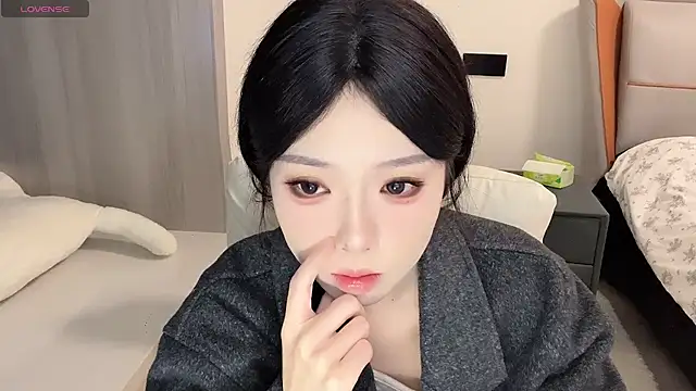 Q-ing online show from December 27, 4:10 pm