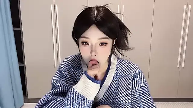 Q-ing online show from November 8, 1:11 pm