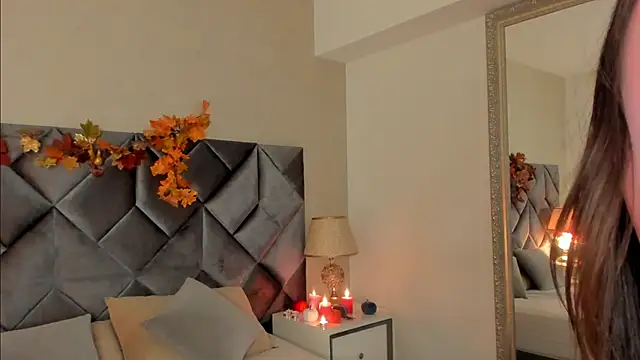 Luisa0110 online show from October 17, 8:00 pm