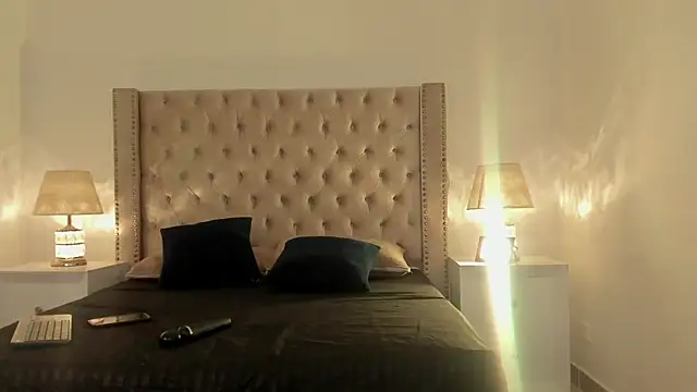 Luisa0110 online show from July 9, 4:22 pm