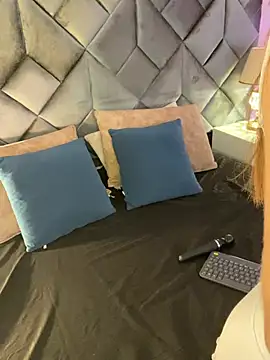 Luisa0110 online show from July 16, 3:18 pm