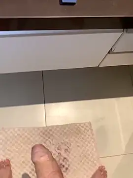 Snapshot of smithrosinha chatting on January 18, 4:42 pm smithrosinha online show from January 18, 4:42 pm