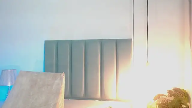 SabrinaWarrenn online show from December 7, 6:15 pm