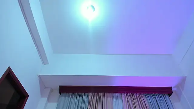 SabrinaWarrenn online show from January 24, 11:59 am