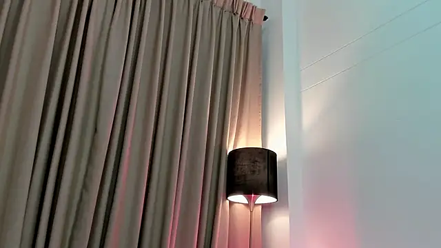SabrinaWarrenn online show from February 21, 11:55 am