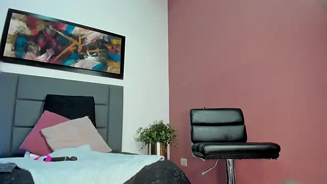 SabrinaWarrenn online show from March 1, 12:23 pm