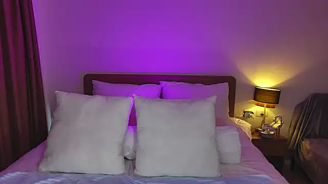 Snapshot of YourSexyNeighbour chatting on December 30, 3:14 am YourSexyNeighbour online show from December 30, 3:14 am